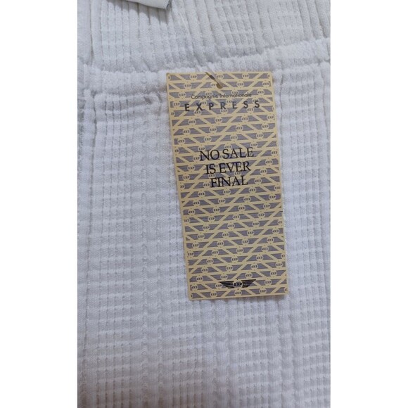 VINTAGE EXPRESS TRICOT TRADITIONELLE WOMENS KNIT WHITE SHORTS SIZE LG.  NWT - Picture 6 of 7